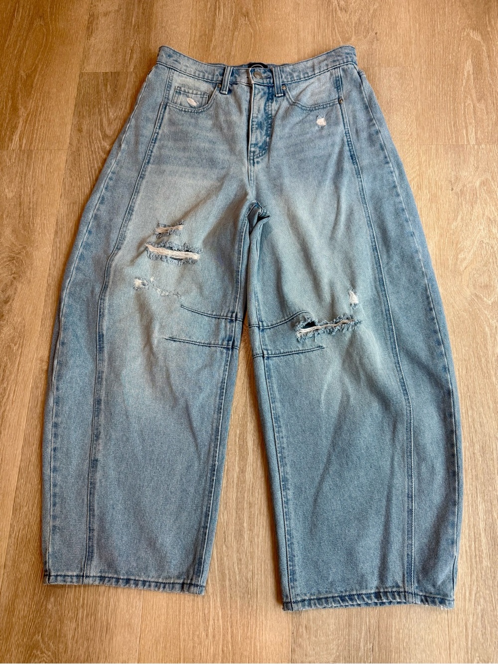 Wide Leg Distressed Women's Jeans - Light Blue